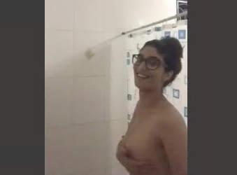 Nadia Ali bathing vdo