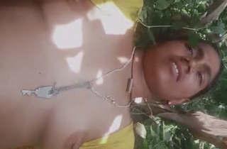 Mature bhabhi fucking in jungle with lover
