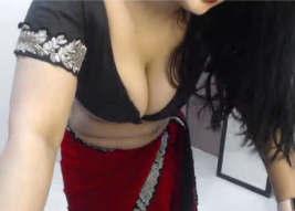 Horny Bhabhi Showing her erotic dancing and her big boobs