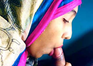 INDIAN MUSLIM Colorful HIJAB Blowjob