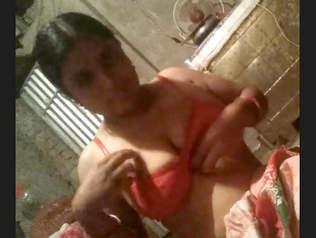 Village Bhabhi blowjob and fucking