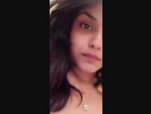 Desi Beautiful Girl Showing Update