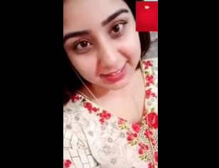 Paki Girl Showing On Video Call