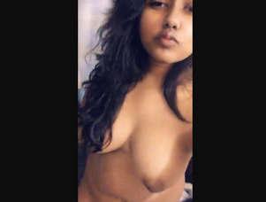 Sexy Desi girl Nude Show