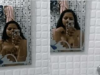 Desi Girl Record Her Selfie Part 1
