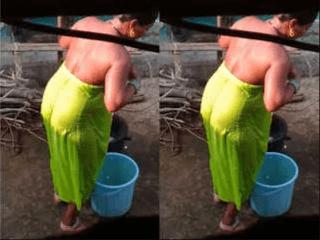 Desi Bhabhi OutDoor Bathing