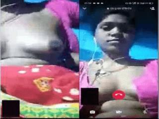 Bhabhi Showing Her Boobs On Video Call