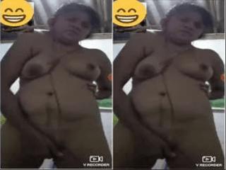 Lankan Bhabhi Showing Her Boobs and Wet Pussy To Lover On Video Call Part 1