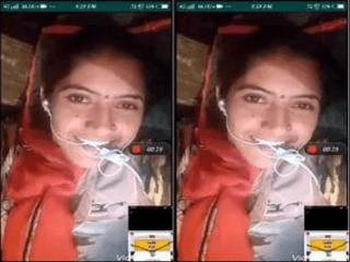 Desi Bhabhi Showing Her Pussy On Video Call