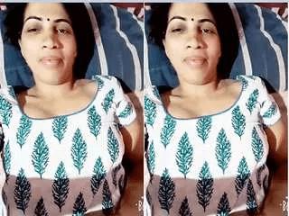 Bhabhi Record her Nude Selfie Part 1