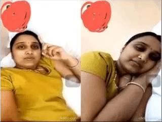 Sexy Telugu Bhabhi Enjoy With Lover