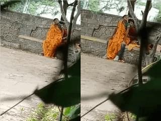 Desi Bhabhi Ridding Lover Dick In Park