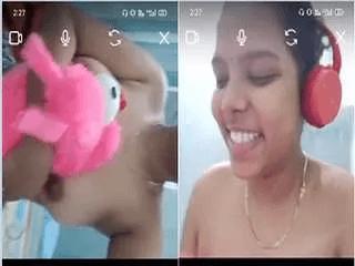 Cute Desi girl Showing Her Boobs