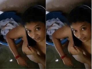 Sexy Desi Girl Bathing