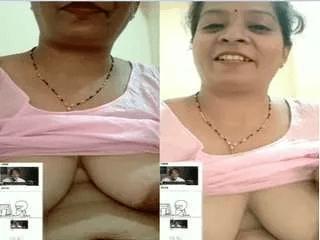 Desi Mature Bhabhi Showing Her Boobs and Pussy Part 2