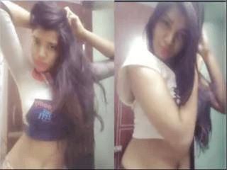 Cute Bangla Girl Showing her Boobs and Pussy On Video Call