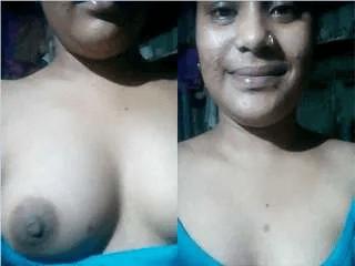 Desi Girl Shows her Big Boobs