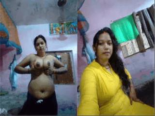 Desi Bhabhi Record Her Nude Video For Ex Lover