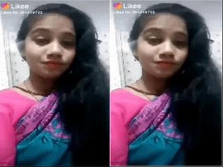 Cute Bangla Girl Shows her Boobs