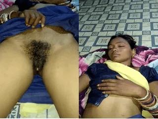 Desi Wife Shows Pussy