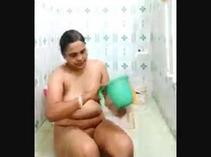 Hot Bhabhi in bathroom 2 clips part 2