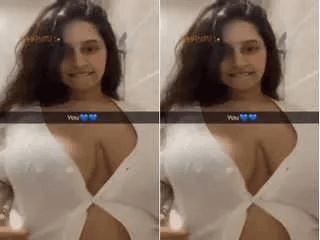 Horny Paki Girl Shows Boobs and Blowjob Part 2