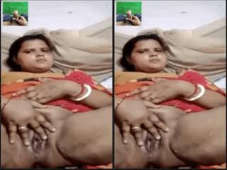Horny Bhabhi Shows her Boobs and Fingering Part 1