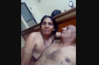 big boobed desi aunty selfi