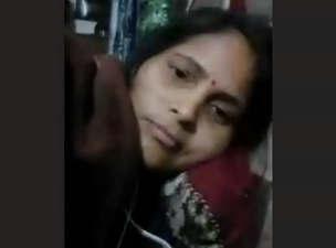 Desi Bhabhi Showing Boobs On Video Call