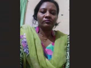 Bengali Bhabhi Pics and Video Call Part 1