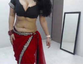 Horny Bhabhi Showing her erotic dancing and her big boobs