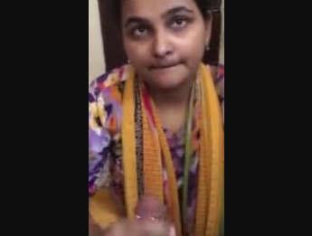 chubby subha aunty sucking & drinking cum