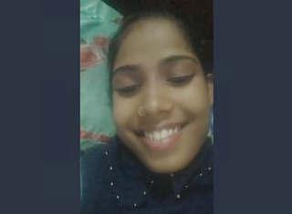 Cute Desi Girl Showing Boobs On video Call