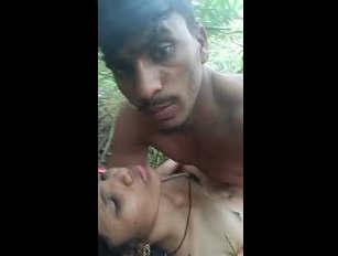 Desi lover outdoor fucking