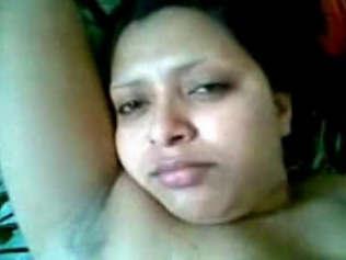 sonia bhabhi with her hubby