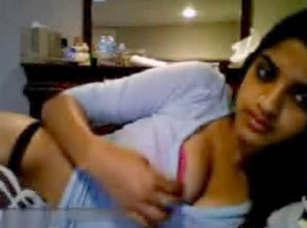 juicy horny indian girl showing her naked on cam