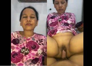 Milf bhabi Riding lover dick