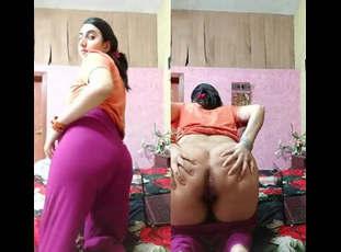 Desi Super Sexy Girl showing boobs and Ass Part 2