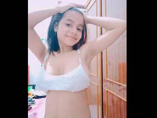 Desi Beautiful Girl MMS updates part 5