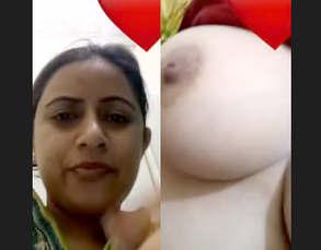 Cute Desi Girl Showing on video call