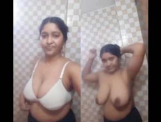 Big Boobs Bhabi Bathing Vdo