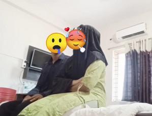 Teen Girlfriend Ko Peheli Bar Hotel Main Lekar Jabardasti Kiyaa Hijabi Apne Bade Lund