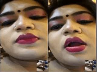 Horny Bhabhi Fingering On Video Call