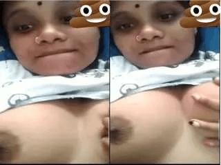 Tamil Girl Showing Her Boobs