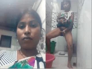 Horny Desi Boudi Fingerring Part 4