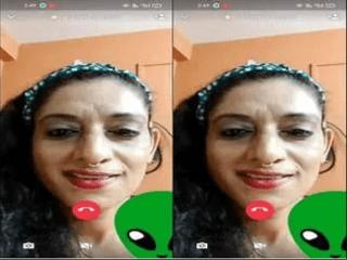 Horny Lankan Milf Showing Her Boobs and Pussy On Video Call