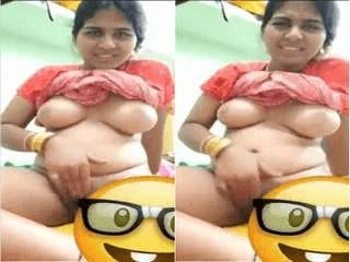 Sexy Desi Bhabhi Showing her Boobs and Pussy On Video Call