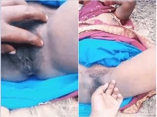 Village Randi Out Door Pussy Fingerring