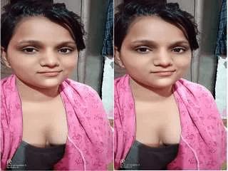 Super Cute Look Desi Girl Showing Her Boobs and Pussy Part 3