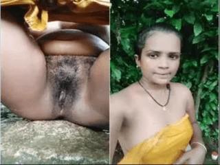 Horny Desi Bhabhi OutDoor Bathing Part 2
